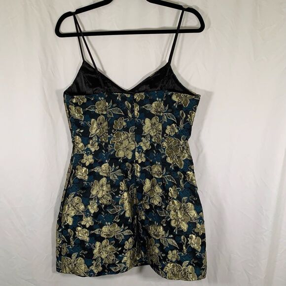 Lulu’s Dress Women’s Medium Black Floral Embroidered Sleeveless Mini Dress - Picture 7 of 9